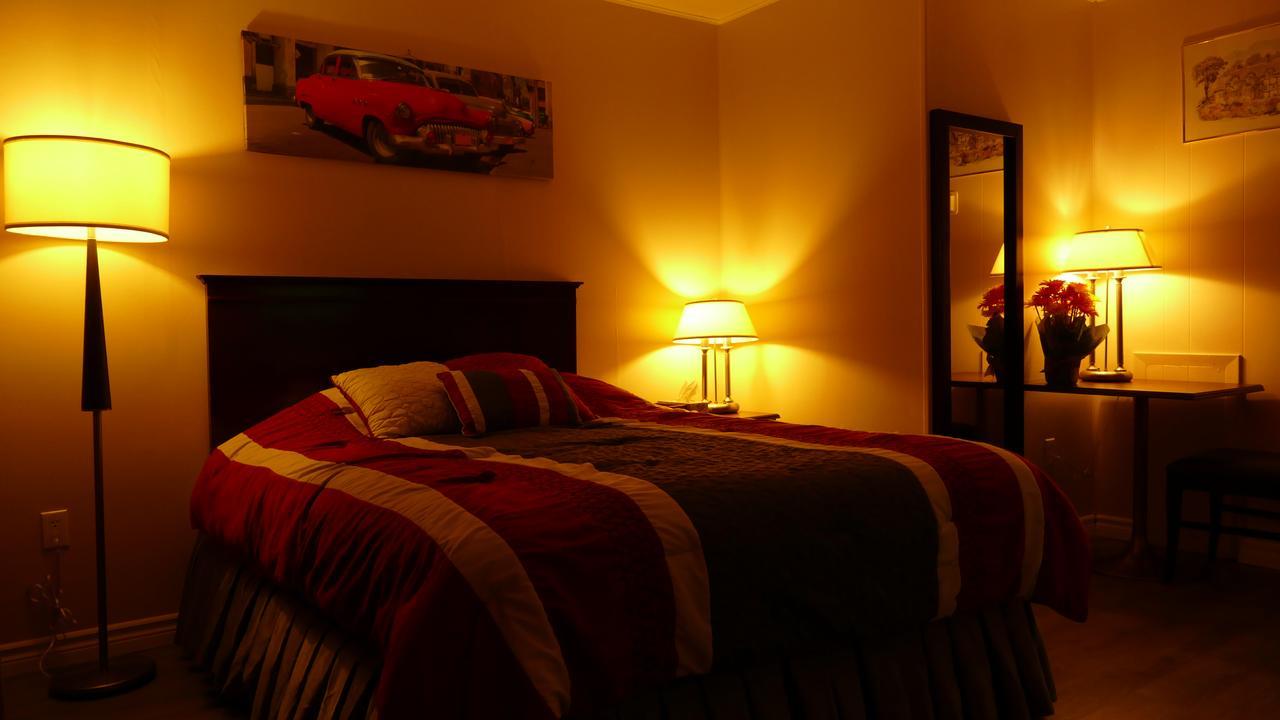 The White Horse Motel Cornwall Εξωτερικό φωτογραφία